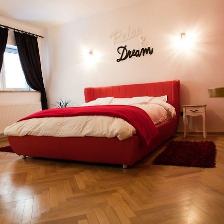 Luky10 Apartment Brasov Luaran gambar