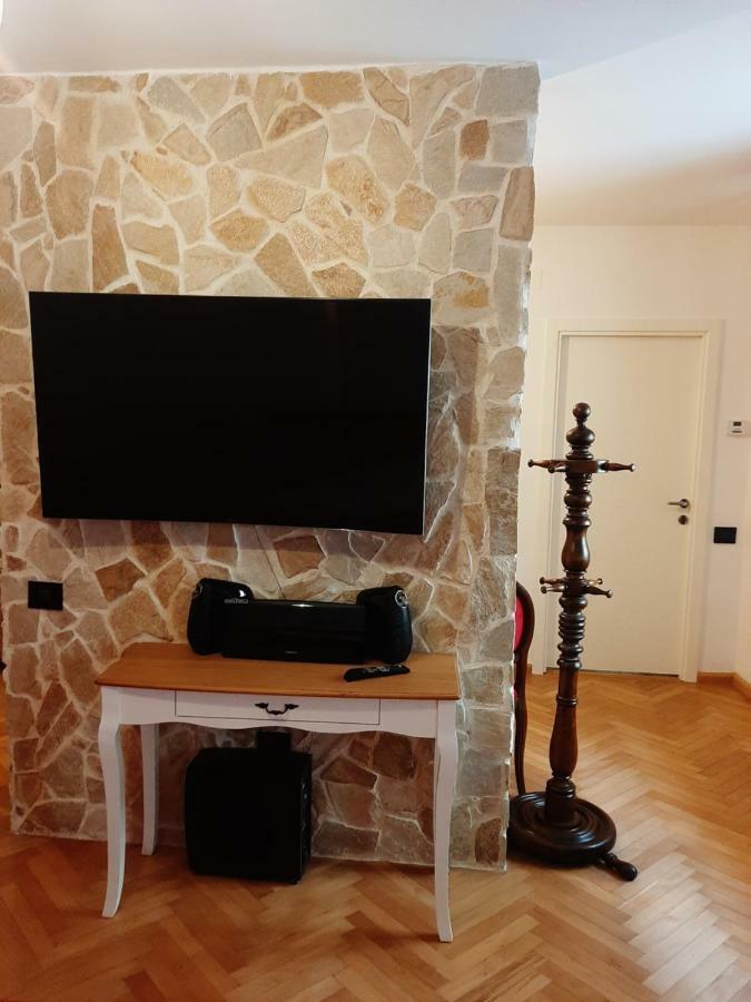 Luky10 Apartment Brasov Luaran gambar